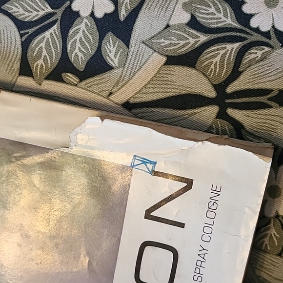 Vintage Vogue Magazine Vogue 1976 - Picture 4 of 4